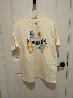 NWT: Bluey Adult T-Shirt (XL)